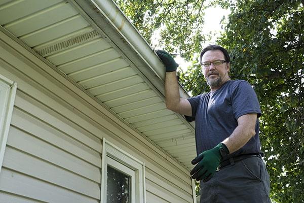 Gutter Cleaning of Peabody crew